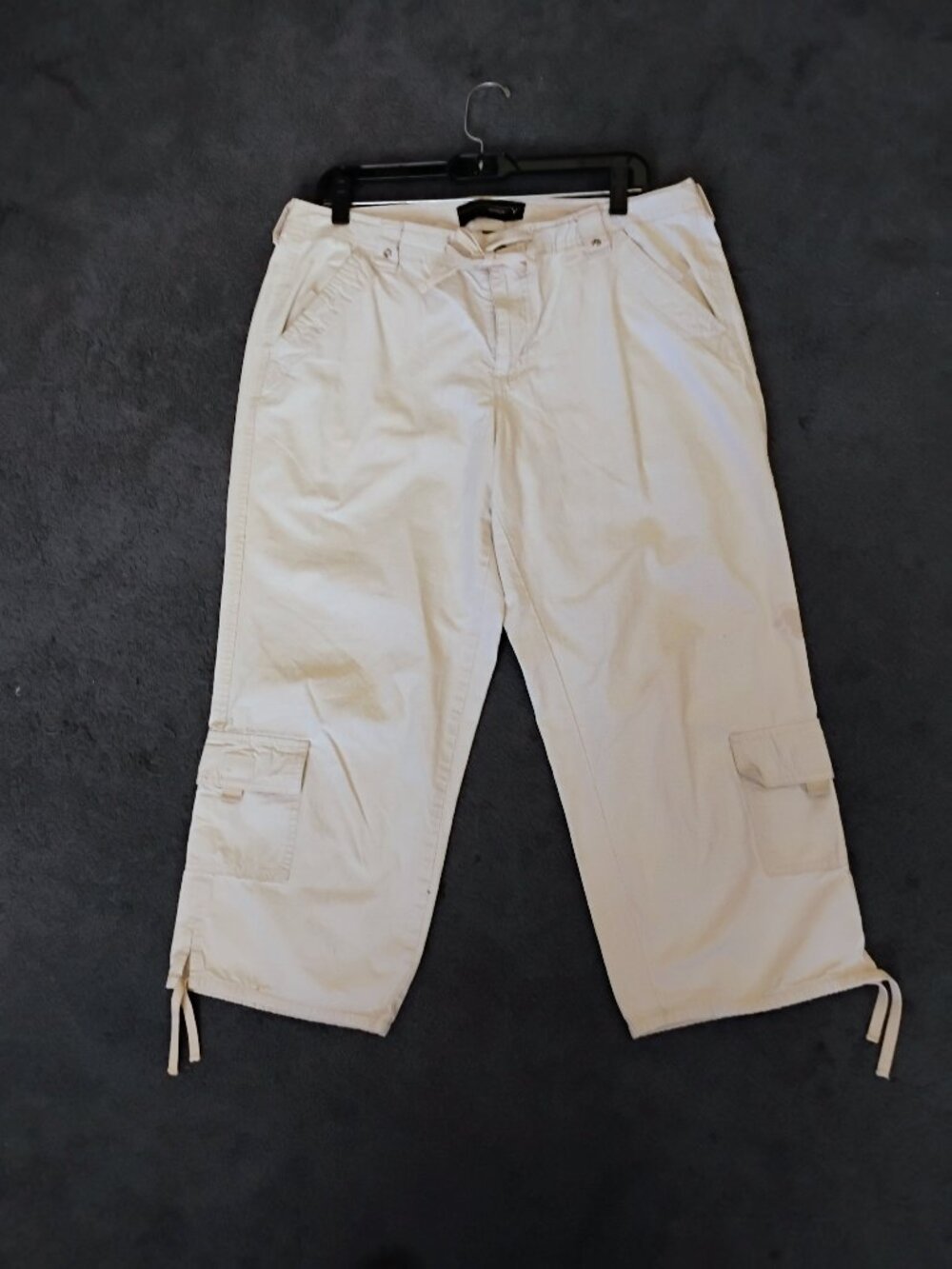 Venezia Womens 14 Cargo Capri Pants 100%Cotton Mid Rise Summer Lightweight Kahki